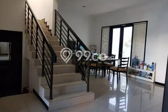 For Sale Rumah Mewah Exclusive di Wiyung, Surabaya For Sale Rumah Mewah Exclusive di Wiyung, Surabaya
