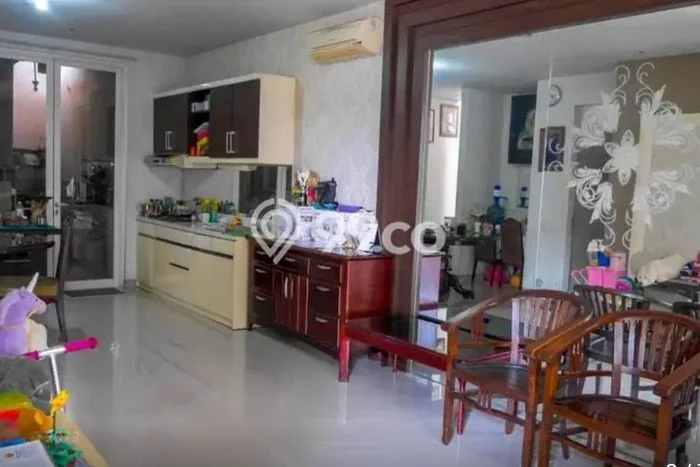 Hunian Cantik Modern Lb 180m2 di Wiyung, Surabaya Hunian Cantik Modern Lb 180m2 di Wiyung, Surabaya