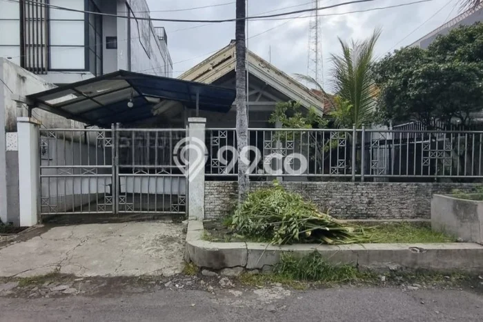 Disewakan Rumah Harga Terjangkau di Darmo Permai Surabaya dengan 3 Kamar Tidur Disewakan Rumah Harga Terjangkau di Darmo Permai Surabaya dengan 3 Kamar Tidur