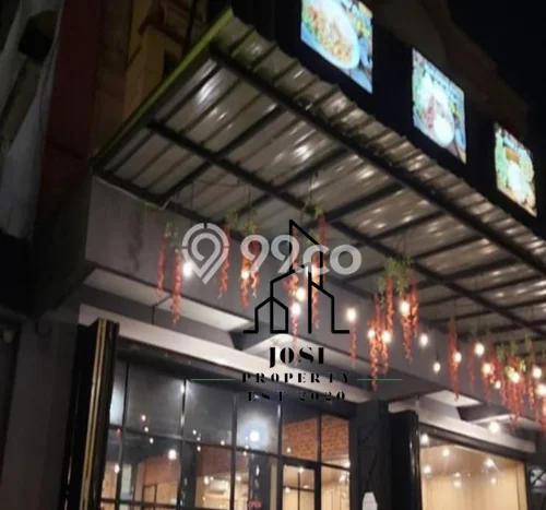 Ruko untuk Disewa di Pusat Surakarta Luas Bangunan 900m2 Ruko untuk Disewa di Pusat Surakarta Luas Bangunan 900m2