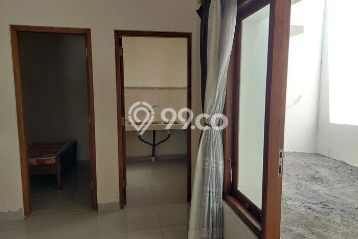 Disewakan! Rumah 4 Kamar Tidur &
2 Kamar Mandi di Solo Baru, Surakarta Disewakan! Rumah 4 Kamar Tidur &
2 Kamar Mandi di Solo Baru, Surakarta
