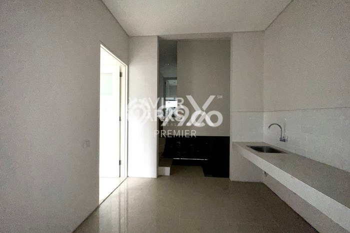 Hunian Mewah LB 255m2 Siap Huni Desain Elegan di Tidar, Malang Hunian Mewah LB 255m2 Siap Huni Desain Elegan di Tidar, Malang