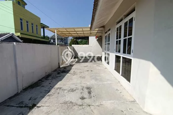 Rumah Disewakan Semarang LT 180m2 LB 120m2 Area Puri Anjasmoro Rumah Disewakan Semarang LT 180m2 LB 120m2 Area Puri Anjasmoro