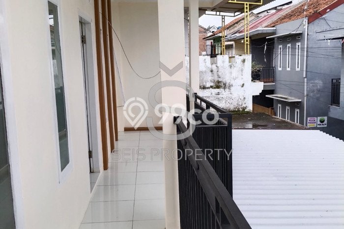 Rumah Luas Asri 5 KT Siap Pakai di Sariwangi Bandung Rumah Luas Asri 5 KT Siap Pakai di Sariwangi Bandung