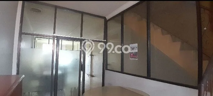 Ruko Disewa di Jakarta Selatan dengan LB 225m2 Area Komersial Ramai Ruko Disewa di Jakarta Selatan dengan LB 225m2 Area Komersial Ramai