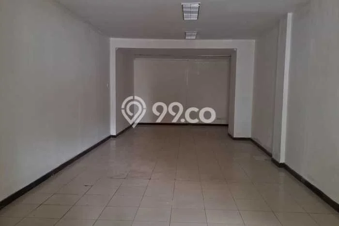 Ruko disewakan lokasi strategis Kebayoran Lama Jakarta Selatan 180m2 Ruko disewakan lokasi strategis Kebayoran Lama Jakarta Selatan 180m2