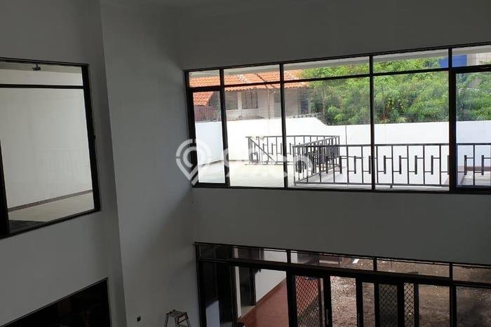 Rumah Mewah Dijual LT 420m2 di Gubeng, Surabaya Rumah Mewah Dijual LT 420m2 di Gubeng, Surabaya