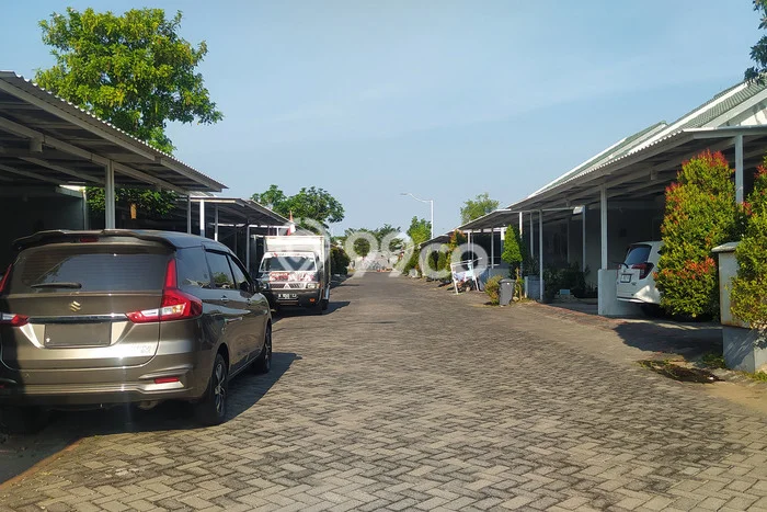 For Sale Hunian Rumah Terawat 2 KT di Keputih, Surabaya For Sale Hunian Rumah Terawat 2 KT di Keputih, Surabaya
