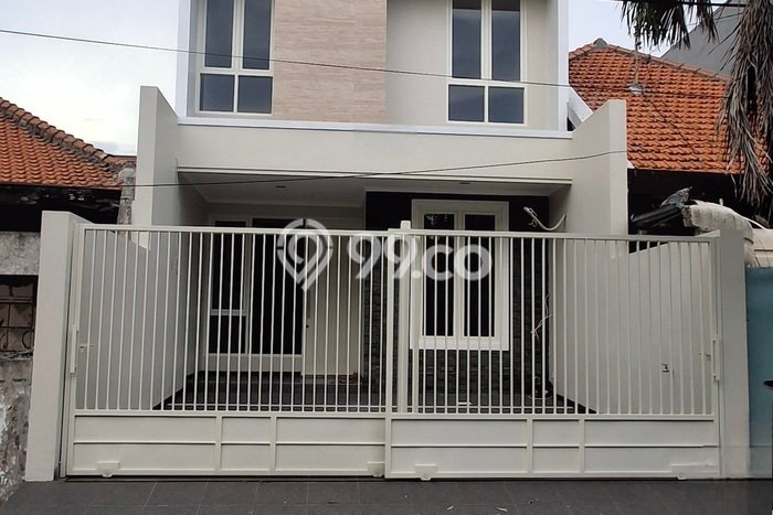 Dijual Rumah Premium dengan Fasilitas Sekitar Lengkap di Sukolilo, Surabaya Dijual Rumah Premium dengan Fasilitas Sekitar Lengkap di Sukolilo, Surabaya