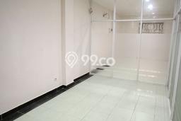 Disewakan Ruko Strategis di Duren Sawit, Luas 236m², Jalan Utama Disewakan Ruko Strategis di Duren Sawit, Luas 236m², Jalan Utama