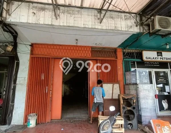 Ruko Disewa di Bekasi dengan LB 240m2 Area Komersial Ramai Ruko Disewa di Bekasi dengan LB 240m2 Area Komersial Ramai