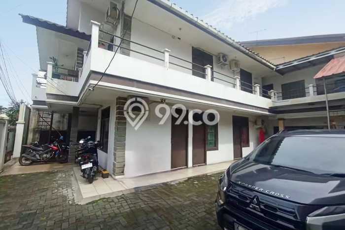 Rumah Kost untuk Dijual di Jatinegara dengan 27 KT, 28 KM, Luas 500m2 Rumah Kost untuk Dijual di Jatinegara dengan 27 KT, 28 KM, Luas 500m2