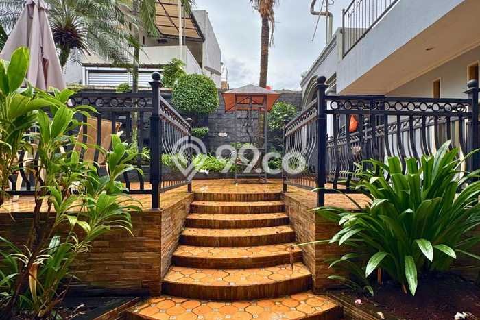 Rumah Elit Modern Tanpa Renovasi di Condet Jakarta Timur Rumah Elit Modern Tanpa Renovasi di Condet Jakarta Timur