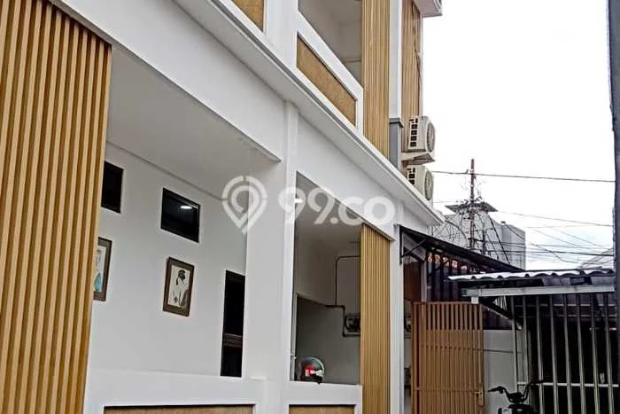 Dijual Kost Strategis di Menteng, Jakarta Pusat 4 KT, 4 KM, Luas Bangunan 120m2 Dijual Kost Strategis di Menteng, Jakarta Pusat 4 KT, 4 KM, Luas Bangunan 120m2