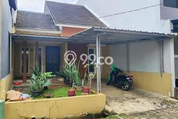 Disewakan! Rumah 3 Kamar Tidur &
1 Kamar Mandi di Kranji, Bekasi Disewakan! Rumah 3 Kamar Tidur &
1 Kamar Mandi di Kranji, Bekasi