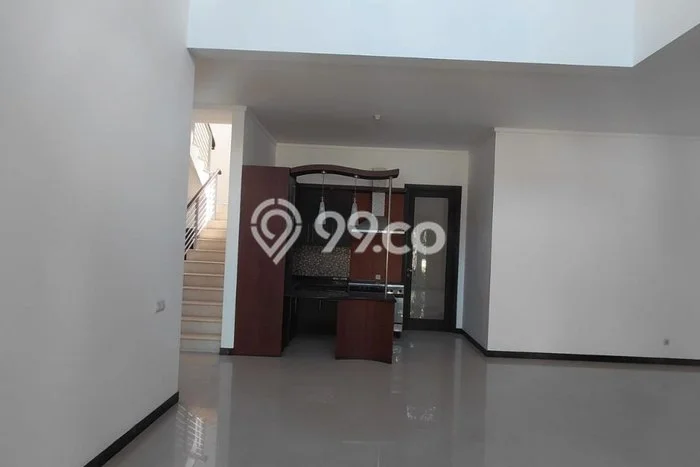 Rumah Mewah Siap Huni LT 368m2 di Pakal, Surabaya Rumah Mewah Siap Huni LT 368m2 di Pakal, Surabaya