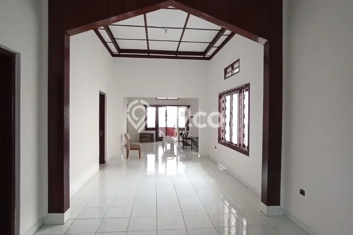 Disewakan Hunian Konsep Modern di Klojen Malang dengan 7 KT Disewakan Hunian Konsep Modern di Klojen Malang dengan 7 KT