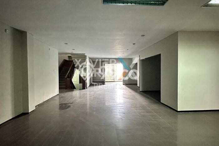 Area Ramai! Komersial Dijual di Klojen untuk Bisnis Luas Bangunan 1000m2 Area Ramai! Komersial Dijual di Klojen untuk Bisnis Luas Bangunan 1000m2