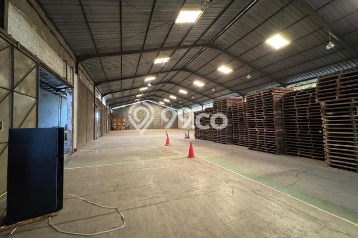 Unit Gudang Dijual di Jakarta Utara LT 14000m2 & LB 10000m2 Unit Gudang Dijual di Jakarta Utara LT 14000m2 & LB 10000m2
