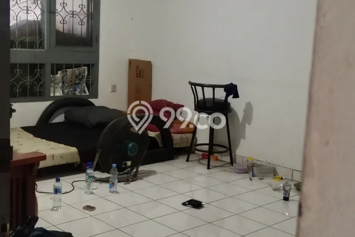 Ruko Dijual di Jakarta Barat LT 90m2 & LB 320m2 Lokasi Terbaik! Ruko Dijual di Jakarta Barat LT 90m2 & LB 320m2 Lokasi Terbaik!