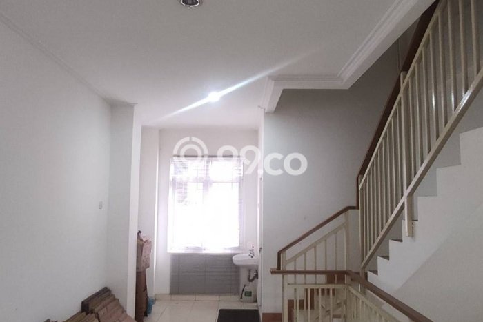 Ruko Dijual di Jakarta Barat LT 84m2 & LB 204m2 Lokasi Terbaik! Ruko Dijual di Jakarta Barat LT 84m2 & LB 204m2 Lokasi Terbaik!