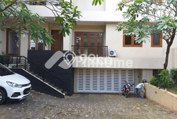 Disewakan! Rumah 3 Kamar Tidur &
3 Kamar Mandi di Lebak Bulus, Jakarta Selatan Disewakan! Rumah 3 Kamar Tidur &
3 Kamar Mandi di Lebak Bulus, Jakarta Selatan