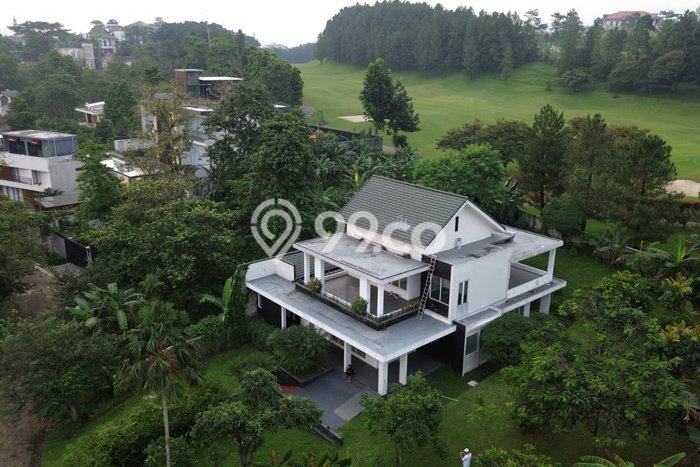 For Sale! Luxury House LT 1383m2 Desain Elegan di Sentul City For Sale! Luxury House LT 1383m2 Desain Elegan di Sentul City