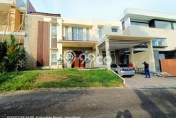 Rumah Elit LB 220m2 Siap Huni Desain Elegan di Sentul City, Bogor Rumah Elit LB 220m2 Siap Huni Desain Elegan di Sentul City, Bogor
