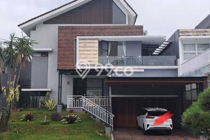 For Sale! Premium House LT 308m2 Desain Elegan di Sentul City For Sale! Premium House LT 308m2 Desain Elegan di Sentul City