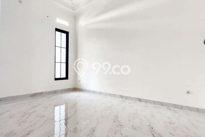 Rumah Luas Asri 3 KT Siap Huni di BSD Griya Loka Tangerang Rumah Luas Asri 3 KT Siap Huni di BSD Griya Loka Tangerang