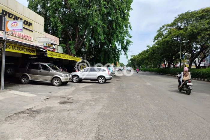Ruko paling strategis disewakan di Kelapa Gading Jakarta Utara Ruko paling strategis disewakan di Kelapa Gading Jakarta Utara