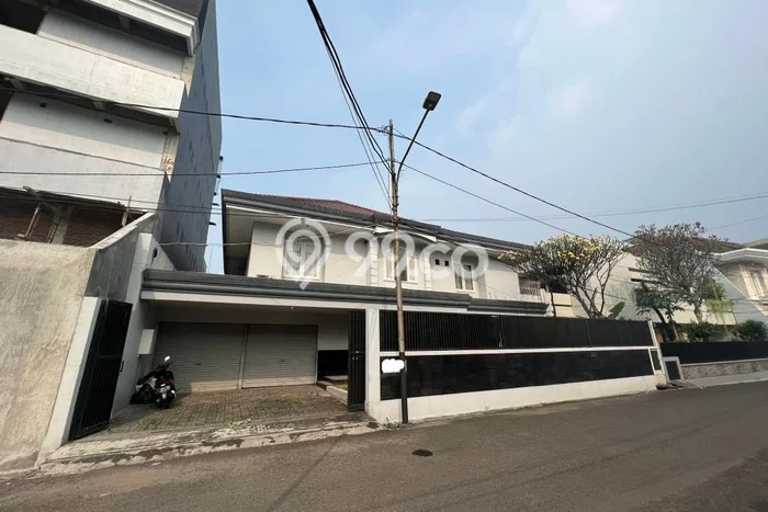 Disewakan Hunian Konsep Modern di Kebayoran Baru Jakarta Selatan dengan 4 KT Disewakan Hunian Konsep Modern di Kebayoran Baru Jakarta Selatan dengan 4 KT
