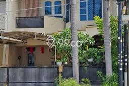 Rumah Luas Asri 3 KT Siap Pakai di Green Garden Jakarta Barat Rumah Luas Asri 3 KT Siap Pakai di Green Garden Jakarta Barat