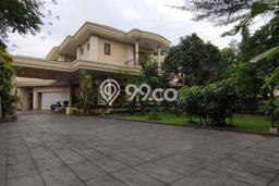 For Sale! Luxury House LT 915m2 Desain Elegan di Lawanggintung For Sale! Luxury House LT 915m2 Desain Elegan di Lawanggintung
