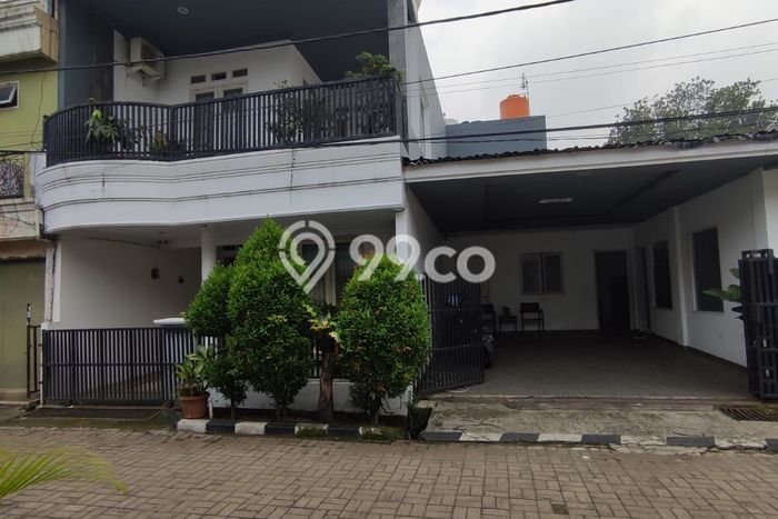 Rumah Strategis Modern Lb 300m2 di Cibinong, Bogor Rumah Strategis Modern Lb 300m2 di Cibinong, Bogor