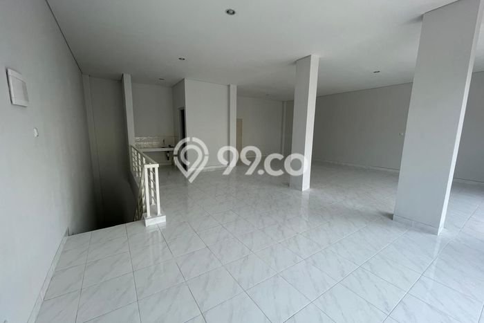 PELUANG EMAS! Ruko Kawasan Gading Serpong, Luas 162m², Nilai Sewa Tinggi PELUANG EMAS! Ruko Kawasan Gading Serpong, Luas 162m², Nilai Sewa Tinggi