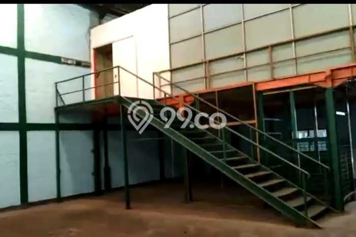 AREA BISNIS! Gudang Kawasan Jati Uwung, Luas 486m², Jalan Utama, Ramai AREA BISNIS! Gudang Kawasan Jati Uwung, Luas 486m², Jalan Utama, Ramai