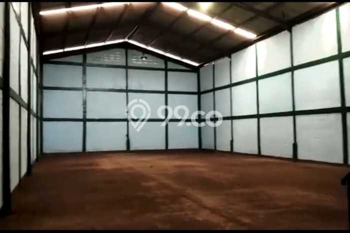 AREA BISNIS! Gudang Kawasan Jati Uwung, Luas 486m², Jalan Utama, Ramai AREA BISNIS! Gudang Kawasan Jati Uwung, Luas 486m², Jalan Utama, Ramai