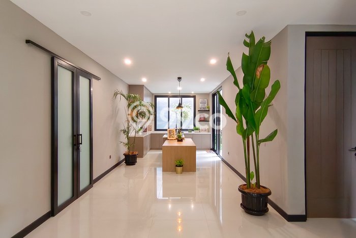 Ready to Use! Premium House LT 200m2 Desain Modern di BSD City Ready to Use! Premium House LT 200m2 Desain Modern di BSD City