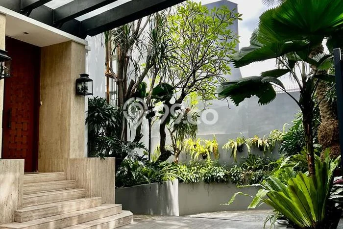 Rumah Modern Dikontrakkan di Menteng Jakarta Pusat Area Sangat Strategis Rumah Modern Dikontrakkan di Menteng Jakarta Pusat Area Sangat Strategis