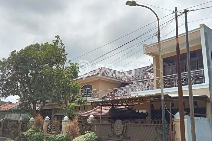 Jual Rumah Mewah Megah Dengan View Eksklusif di Manyaran, Semarang Jual Rumah Mewah Megah Dengan View Eksklusif di Manyaran, Semarang