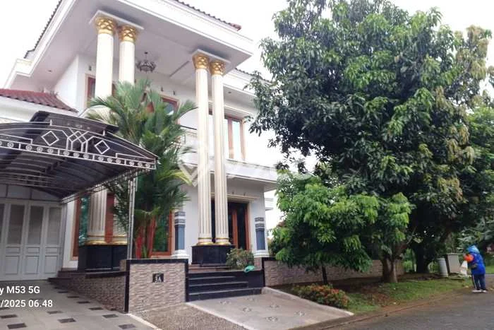 Rumah Elit LB 400m2 Siap Pakai Desain Elegan di BSB City, Semarang Rumah Elit LB 400m2 Siap Pakai Desain Elegan di BSB City, Semarang