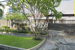 Dijual Rumah Luas Elegan Dengan View Cantik di Raya Darmo, Surabaya Dijual Rumah Luas Elegan Dengan View Cantik di Raya Darmo, Surabaya