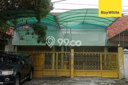 Lokasi terbaik! Rumah siap huni disewakan di Genteng LB 280m2 Lokasi terbaik! Rumah siap huni disewakan di Genteng LB 280m2