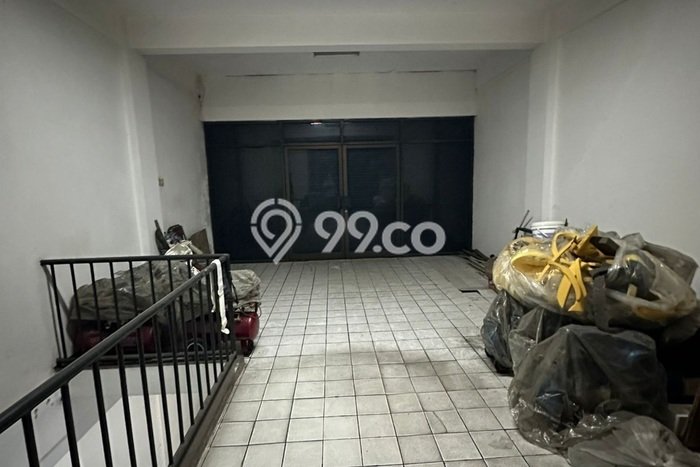 Unit Ruko disewakan di Bubutan Surabaya dengan LT 80m2 / LB 80m2 Unit Ruko disewakan di Bubutan Surabaya dengan LT 80m2 / LB 80m2