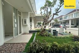 Jual Rumah Luas Elegan Dengan View Eksklusif di Surabaya Kota, Surabaya Jual Rumah Luas Elegan Dengan View Eksklusif di Surabaya Kota, Surabaya