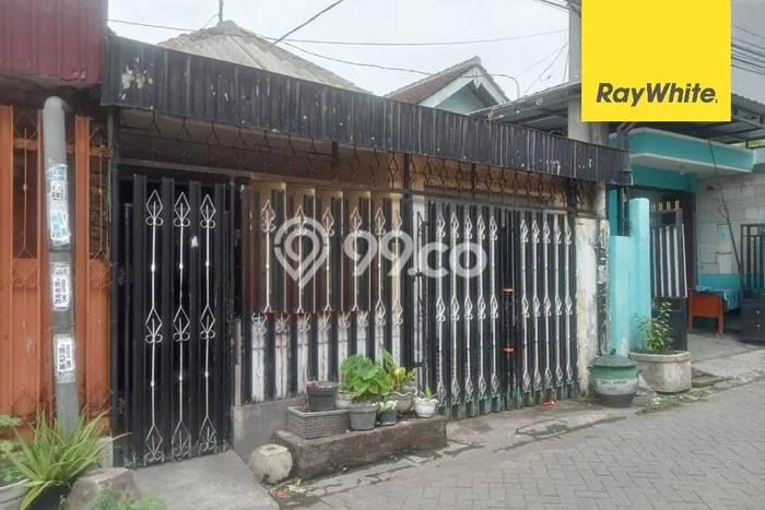 Siap Huni Rumah Mewah 3 Kamar di Simokerto Dekat ke Mana Saja Siap Huni Rumah Mewah 3 Kamar di Simokerto Dekat ke Mana Saja
