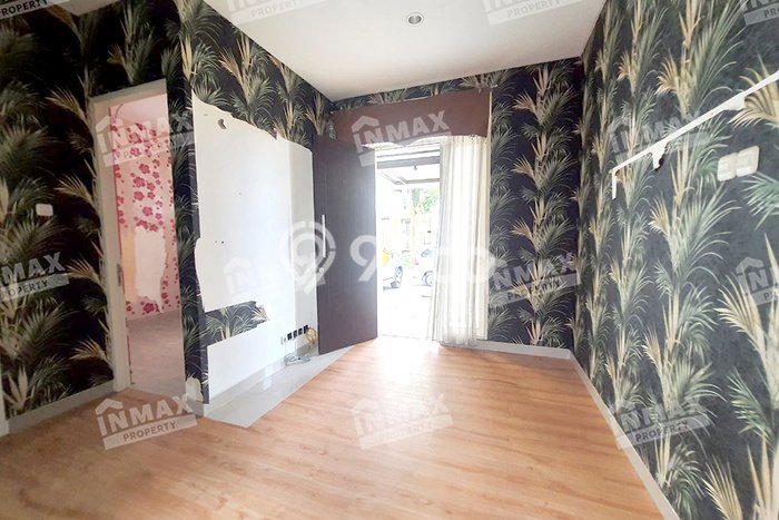 Rumah Luas Asri 3 KT Siap Pakai di Buring Malang Rumah Luas Asri 3 KT Siap Pakai di Buring Malang