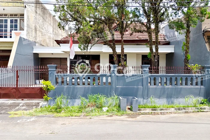 Disewakan! Rumah 3 Kamar Tidur &
2 Kamar Mandi di Tidar, Malang Disewakan! Rumah 3 Kamar Tidur &
2 Kamar Mandi di Tidar, Malang