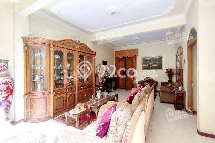 Rumah Elit LB 675m2 Siap Pakai Desain Elegan di Bandulan, Malang Rumah Elit LB 675m2 Siap Pakai Desain Elegan di Bandulan, Malang